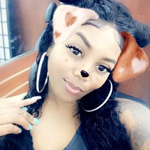 Meet your Posher, Tia